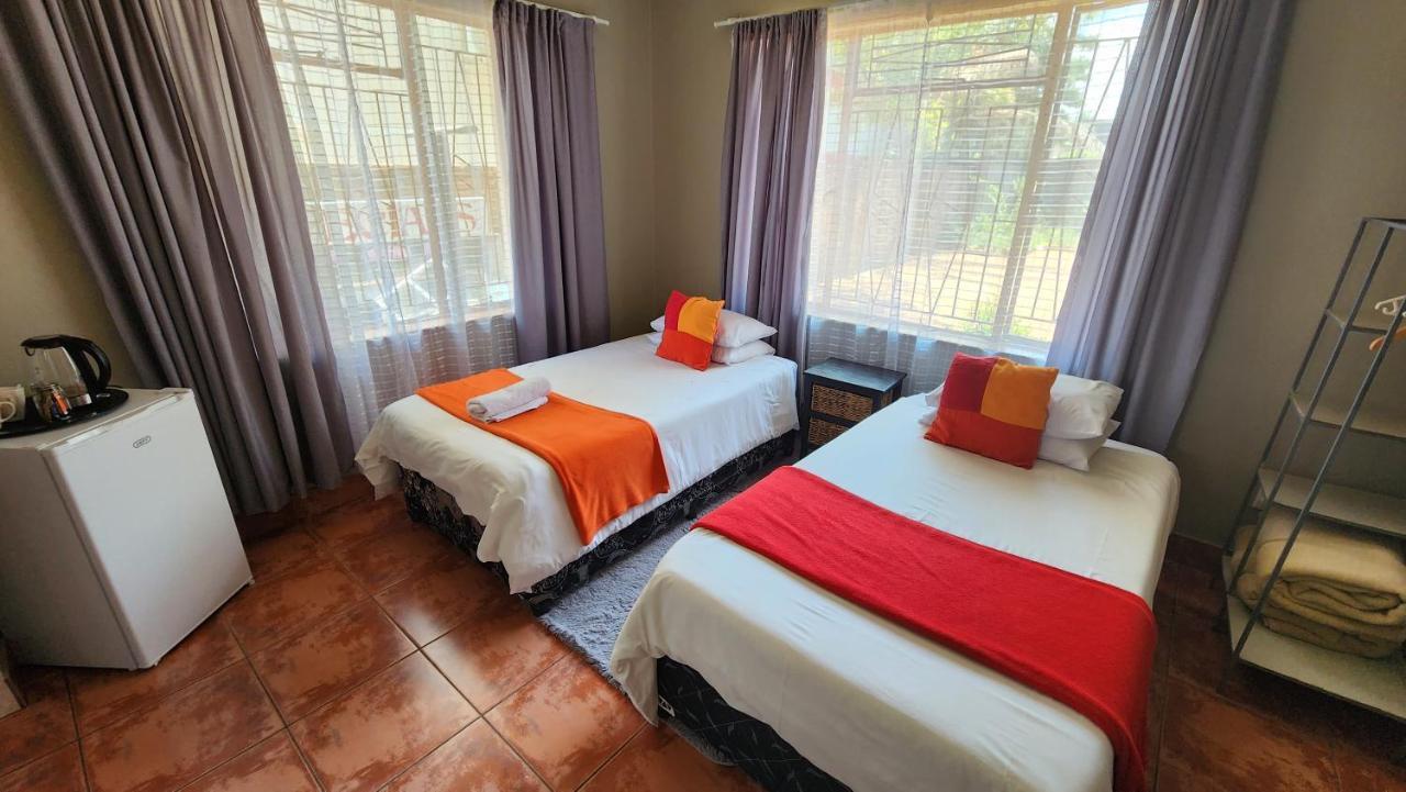 Отель Casa Feliz Мокопане Экстерьер фото
