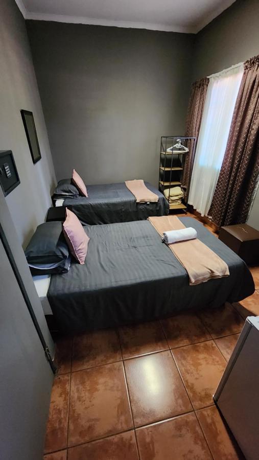 Отель Casa Feliz Мокопане Экстерьер фото